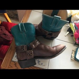 Barely Worn Frye Billy Short Boots